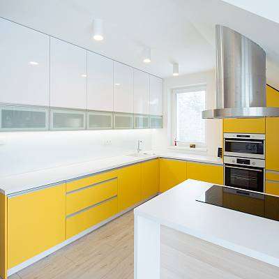 High-gloss kitchen front panels